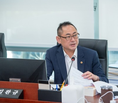 250911 김완규 의원, 소비쿠폰 사업 절차적 하자와 독점구조 반드시 짚어야.jpg width: 100%; height : 150px