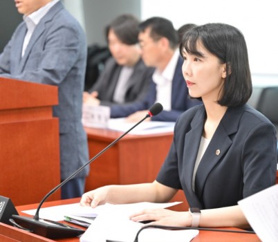 250912 이인애 의원 대표 발의, 경기도 출생 미등록 외국인 아동 발굴 및 지원 조례안 상임위 통과.jpg width: 100%; height : 150px