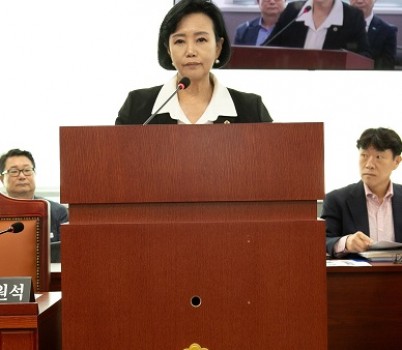 250912 정윤경 부의장, ‘경기도 벼 대체작물 재배 활성화 지원 조례안’ 상임위 통과.jpg width: 100%; height : 150px