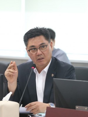 250912 정하용 의원, 사회적경제원장 후보자 전문성·업무공백 집중 검증.jpg