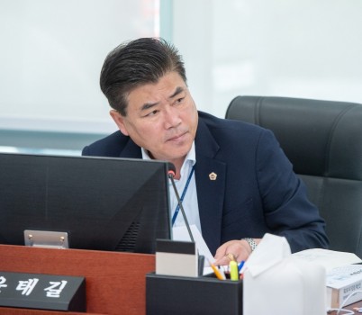 250912 윤태길 의원, “부실 사업은 정리하고 현장 복지에 집중해야”.jpg width: 100%; height : 150px