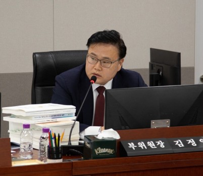 250916 김정영 의원, 경기도 ‘민생회복 소비쿠폰 지급’을 위해...도민의 민생 예산 삭감 등 강하게 비판.JPG width: 100%; height : 150px
