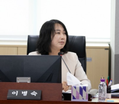 250917 이병숙 의원, 도민 친화적 관점에서 청사 주차장 운영 및 안내 체계 집중 질의.JPG width: 100%; height : 150px