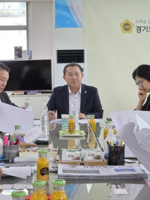 250917 김철진 의원, ‘배달특급’ 현주소 진단...현장과 소통 없는 공공앱은 실패.jpg