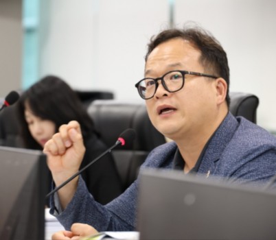 250918 임창휘 의원, “3기 신도시를 거대한 ‘미래기술 리빙랩’으로 조성해야 해”....융합행정으로 혁신 선도 강조.JPG width: 100%; height : 150px