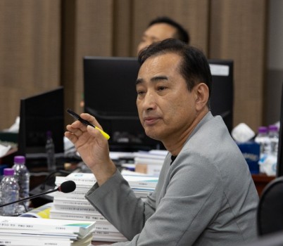 250918 김창식 의원, 경기도 협업치안 인프라·스쿨존 무인카메라 운영 문제 점검...도민 안전 최우선.JPG width: 100%; height : 150px