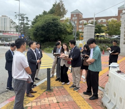 250918 이호동 의원, 소화초 통학로 문제 해결 위해 관계기관과 대책 논의 (1).jpg width: 100%; height : 150px