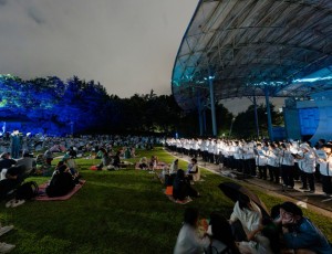 2025 성남페스티벌 메인콘텐츠 _시네포레스트_동화_에 참여한 1000명의 시민합창단.jpg