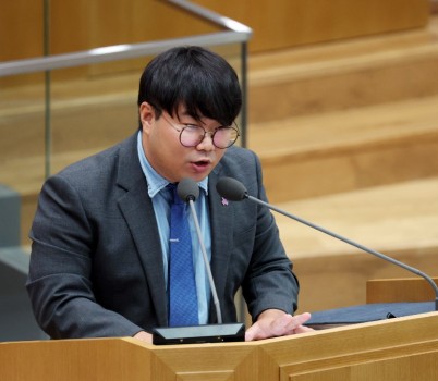 250922 유호준 의원, 이재명 정부 국정과제 방해되는 대규모 리모델링 사업의 환경영향평가 면제 반대 (1).jpg width: 100%; height : 150px