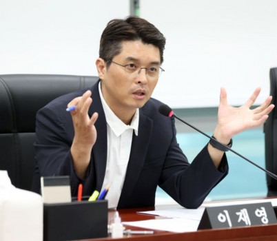 250922 이재영 의원 대표발의, 경기도 전통시장 및 상점가 육성을 위한 조례 일부개정조례안 본회의 통과!.jpg width: 100%; height : 150px