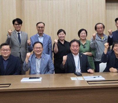 250924 박재용 의원, 경기북부 사회적경제 협의회와 외국인 간병인 도입방안 정담회 가져 (1).jpg width: 100%; height : 150px