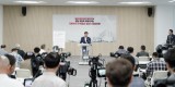 신도시정비과-분당 노후계획도시정비사업 관련 신상진 성남시장이 26일 시청 모란관에서 기자회견을 열고 있다.(1) .jpg