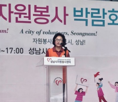 장현자 센터장.jpg width: 100%; height : 150px