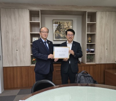 250929 김동영 의원, 경기도 행정2부지사 만나 ‘오남 및 건설교통 8대 현안’ 해결 촉구(1).jpg width: 100%; height : 150px