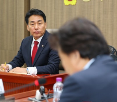 250930 이은주 의원, “교육자치 변화 반영해야” 경기도의회 상임위 개편 연구 착수(2).JPG width: 100%; height : 150px