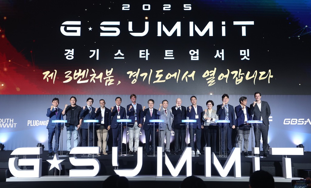 251001 미래과학협력위원회, 2025 경기 스타트업 서밋 참석...제3벤처붐 견인 의지 밝혀 (2).jpg