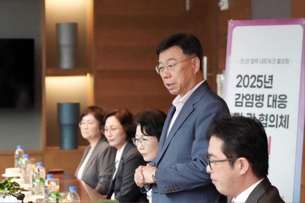 분당구보건소-성남시는 10월 20일 ‘감염병 대응 민관 협의체 조찬 간담회’를 열고 ‘독감·A형간염·백일해’ 백신 접종에 관한 시민 홍보를 강화하기로 했다 (3).jpg