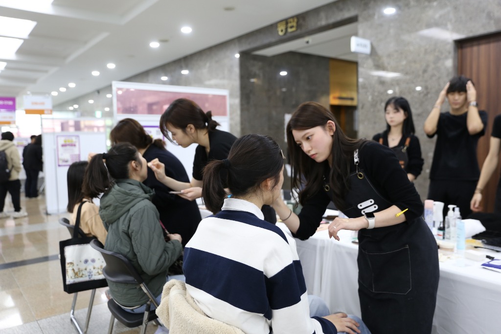 [수정1]면접스타일링(에이블뷰티아카데미 분당점) 부스.jpg