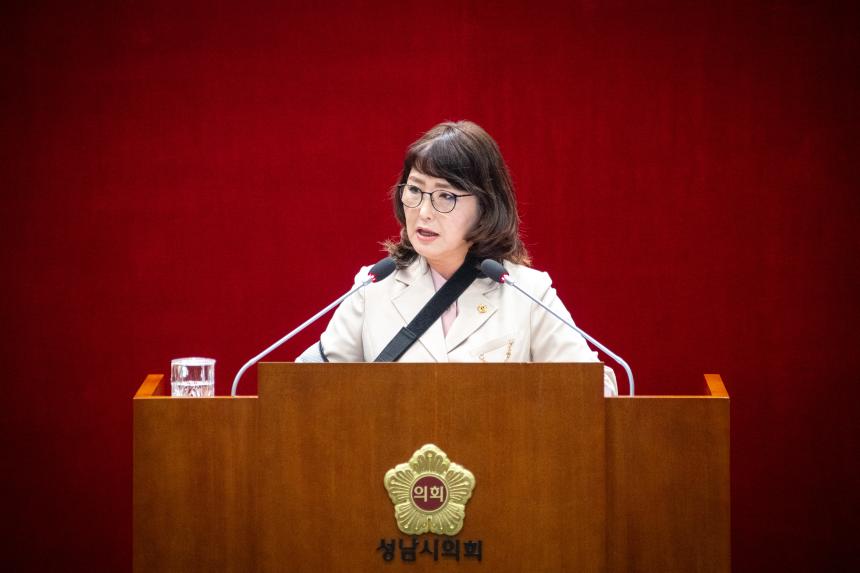 2025-10-21 제306회 성남시의회 임시회 폐회식 및 제2차 본회의 (9).jpg