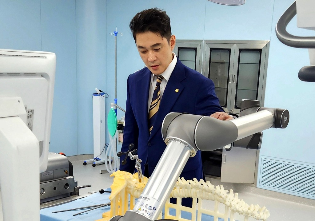 251030 전석훈 의원, AI 의료산업의 미래를 찾다.jpg