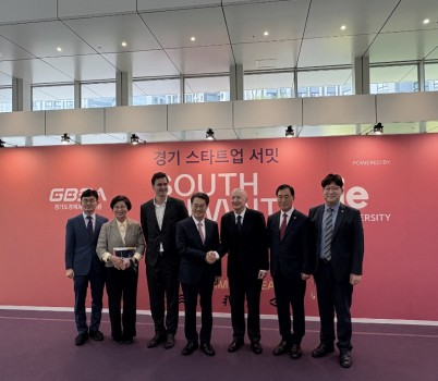 251001 미래과학협력위원회, 2025 경기 스타트업 서밋 참석...제3벤처붐 견인 의지 밝혀 (1).JPG width: 100%; height : 150px