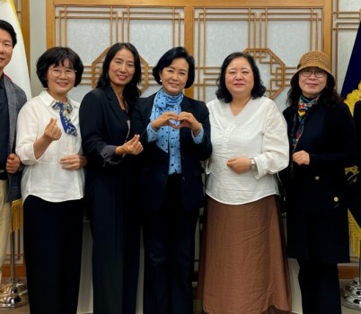 251014 정윤경 부의장, 경기도 사립유치원연합회 간담회에서 유치원 수업 환경과 돌봄의 질 중요성 강조.jpg width: 100%; height : 150px