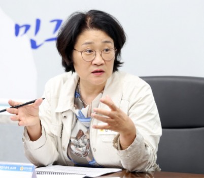 251014 신미숙 의원, 학교별 다양한 공간 설계 필요...연구용역 착수보고회 참석 (1).JPG width: 100%; height : 150px