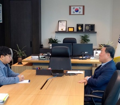 251021 유호준 의원, 신용보증재단 이사장 만나 본사 다산동 이전 논의 (1).jpg width: 100%; height : 150px