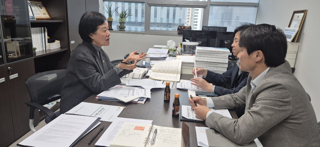 251105 박명숙 의원, 학교공간 재구조화 사업 관련 간담회 개최.jpg