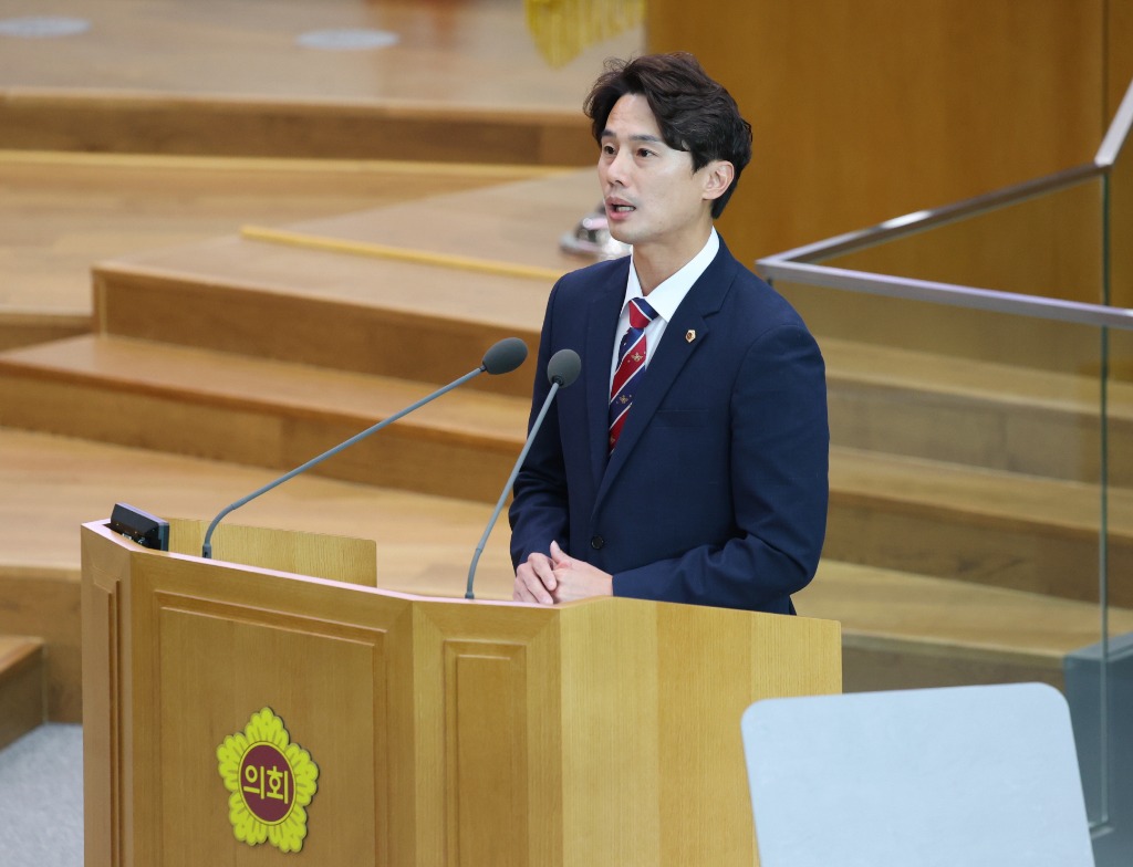 251104 세 아이 아빠 황대호 의원, 저출산 극복을 위한 육아휴직 활성화 촉구! (2).jpg