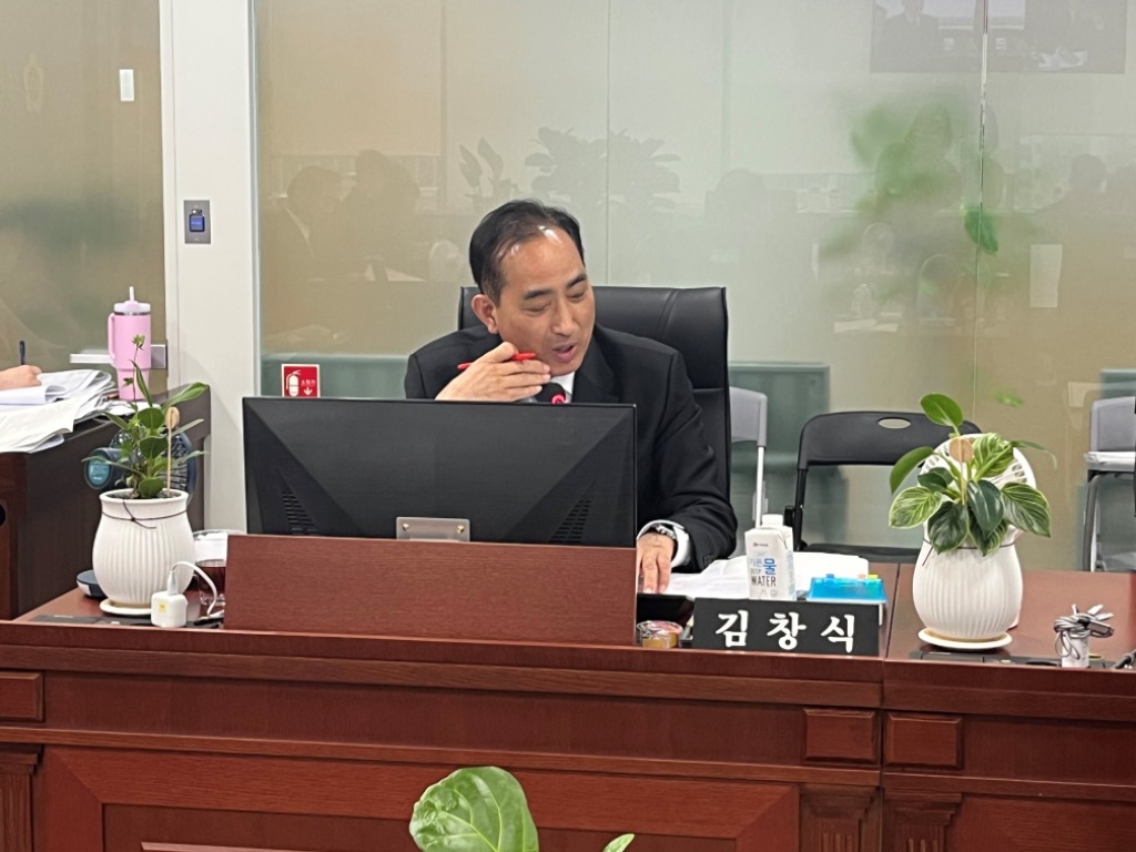 251105 김창식 의원, 경기도 명인·명장 함께하는 문화형 직거래장터 도래미마켓 활성화 추진 (2).jpg