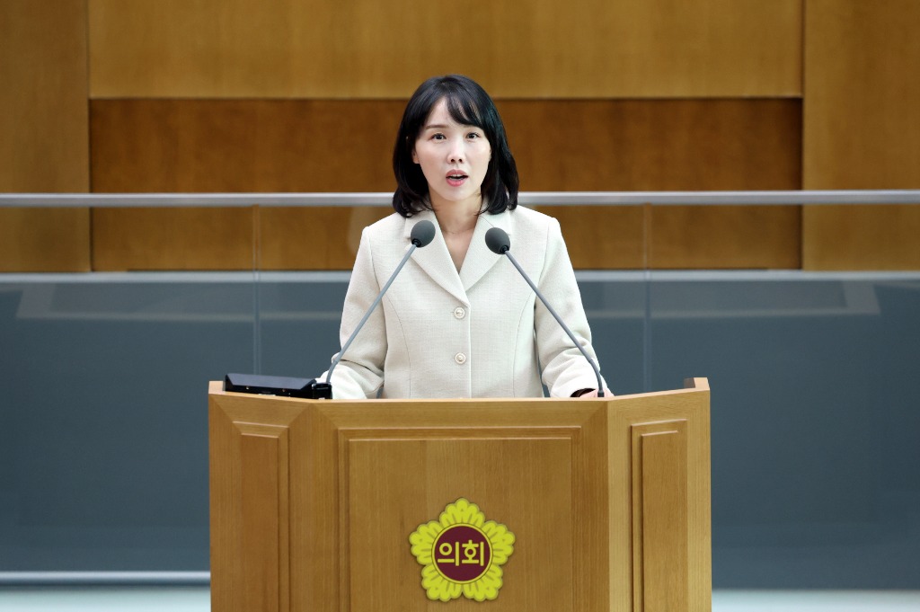 251106 이인애 의원, 도정질문을 통해 ‘출생에서 자립까지, 생애주기 전 단계에 걸친 아동보호정책’ 강화 촉구.jpg