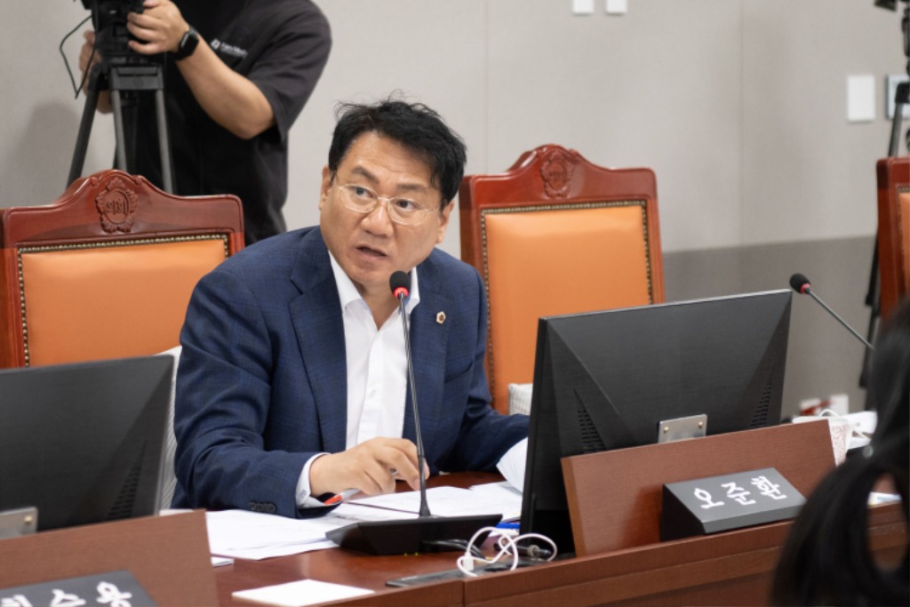 251107 오준환 의원, 정부의 10.15 부동산 정책에 대한 경기도의 대책 마련과 도시재생 정상화 촉구.JPG
