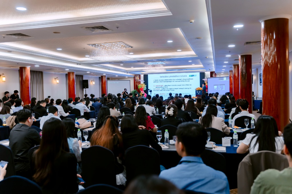 [붙임]보도사진3_강연세션 현장사진 (렉스 사이공 호텔).jpg