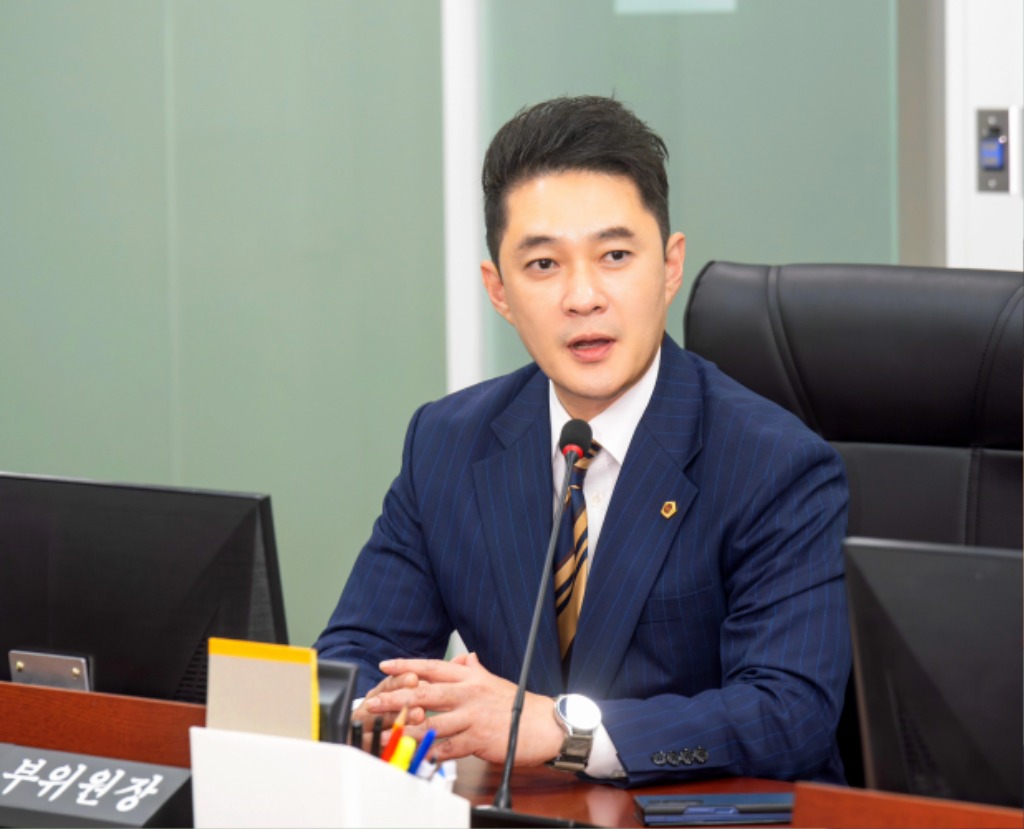 251111 전석훈 의원, 경과원 GBC 약1600억 수출 실적, ‘견적서·송장’으로 부풀려진 ‘깜깜이’ 성과.jpg