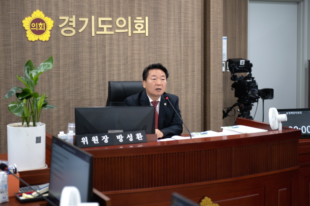 251111 방성환 의원, 농어업 소득 333 프로젝트 “매출을 소득이라 표현... 통계 오류 심각”.JPG