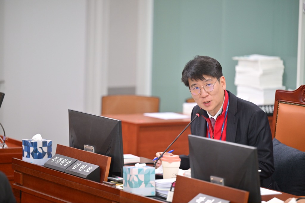 251112 김민호 의원, “문화·가족정책의 실효성 강화 필요... 도민 삶에 닿는 행정으로 전환해야”.jpg