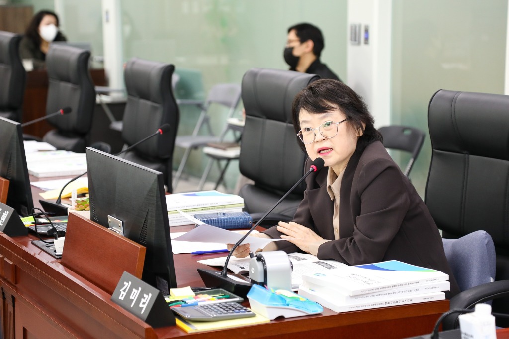 251113 김미리 의원. 자연휴양림 겨울철 전기세 300% 폭등... 경기도 신재생에너지 전환 외면은 직무 태만 수준.jpg