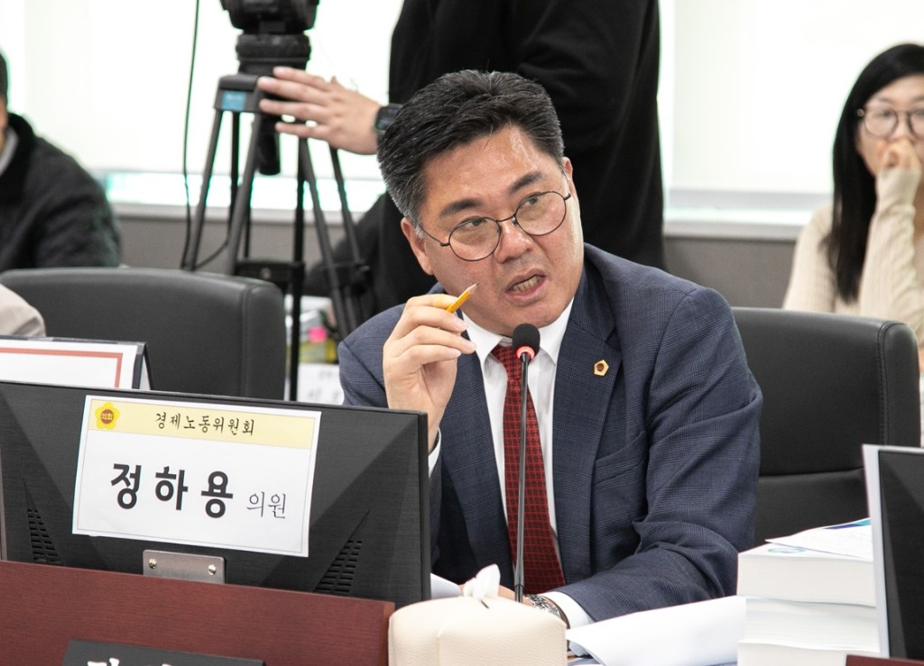 251113 정하용 의원. 소상공인 지원사업 정산부실·외상거래 강요 실태 강력 비판 (1).jpg