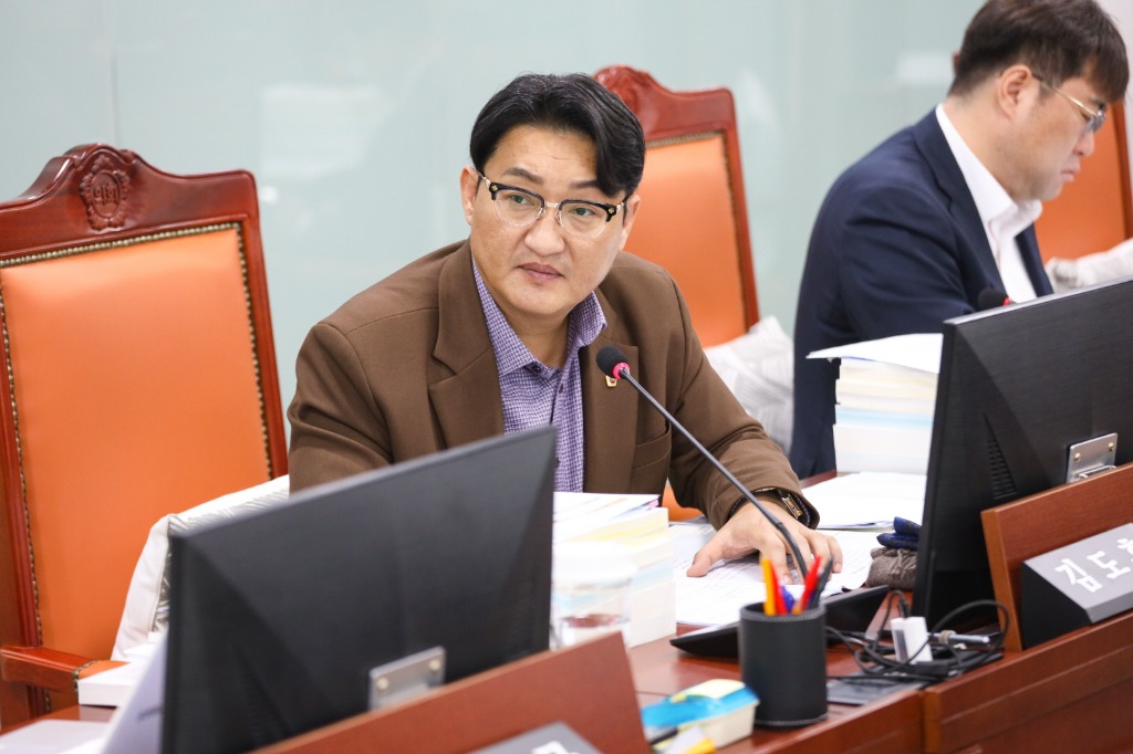 251114 김도훈 의원,  “AI 기반 관광 브랜딩, 가이드라인·데이터 전략 함께 가야”.JPG
