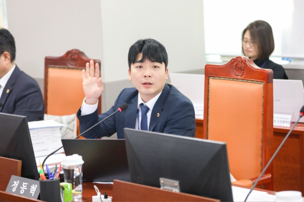 251114 정동혁 의원. “12.3 비상계엄이 경기도 관광 흔들어”...DMZ·외국인 방문 감소 실태 공개.jpg
