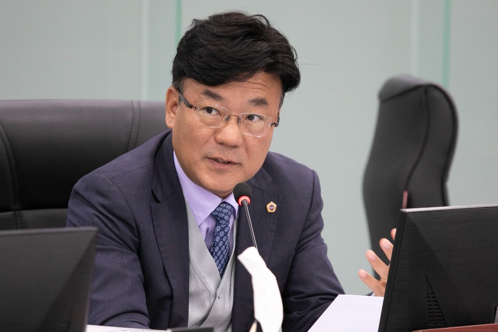 251117 최만식 의원. “지역의사제. 지방의료원 인력난 해소의 실질적 해법” (1).jpg