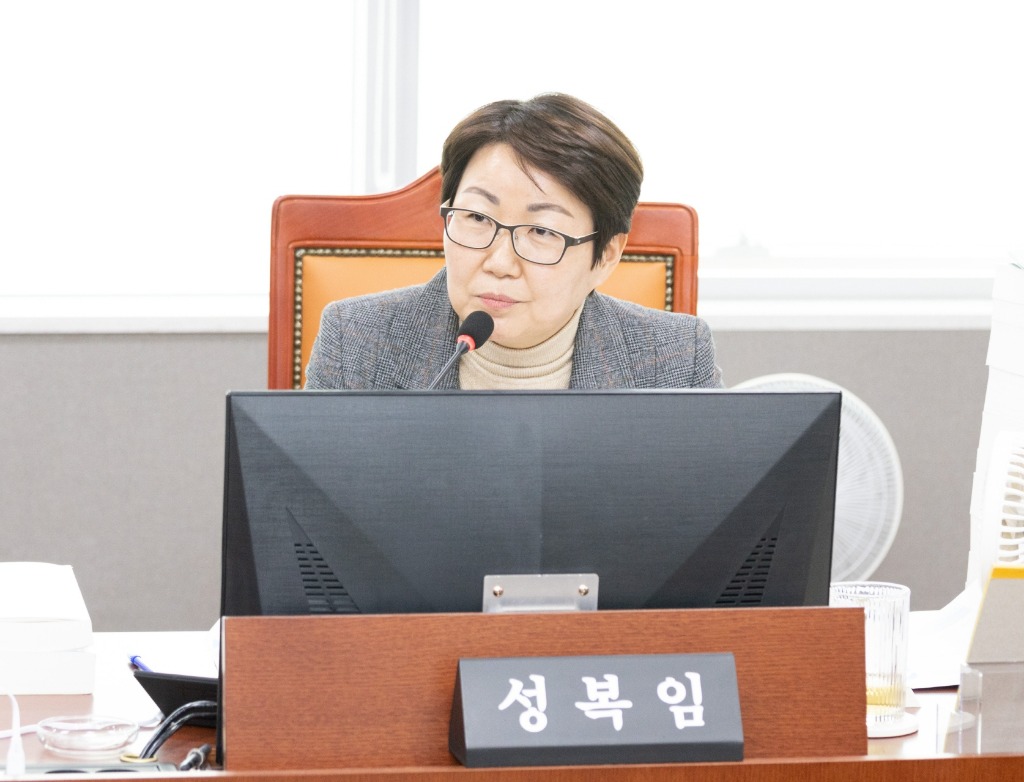 251117 성복임 의원. 바우처 택시 수수료 부당 부과 철저 조사 및 마을버스 종사자 처우격차 해소 필요.jpg