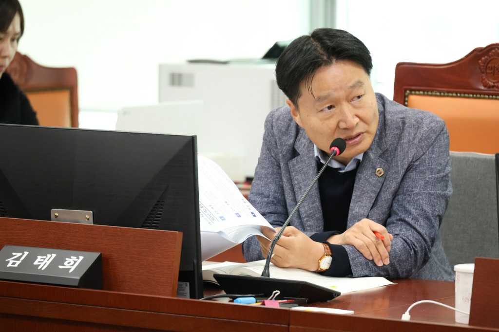 251118 김태희 의원. 도내 하천 수질 악화에도 상시 대응 부재...협업 기반 대응체계 촉구.jpg
