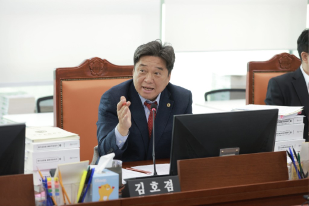 251118 김호겸 의원. 경기도교육청은 안전한 학교 급식의 모델이 되어야!.jpg