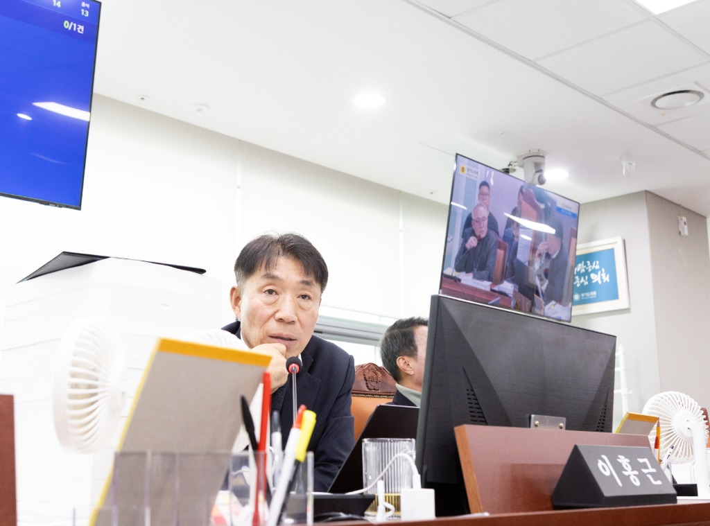 251118 이홍근 의원. “국제공항·철도·버스행정 전반의 구조적 한계 지적... 도민 신뢰 지키는 대대적 점검 필요”.jpg