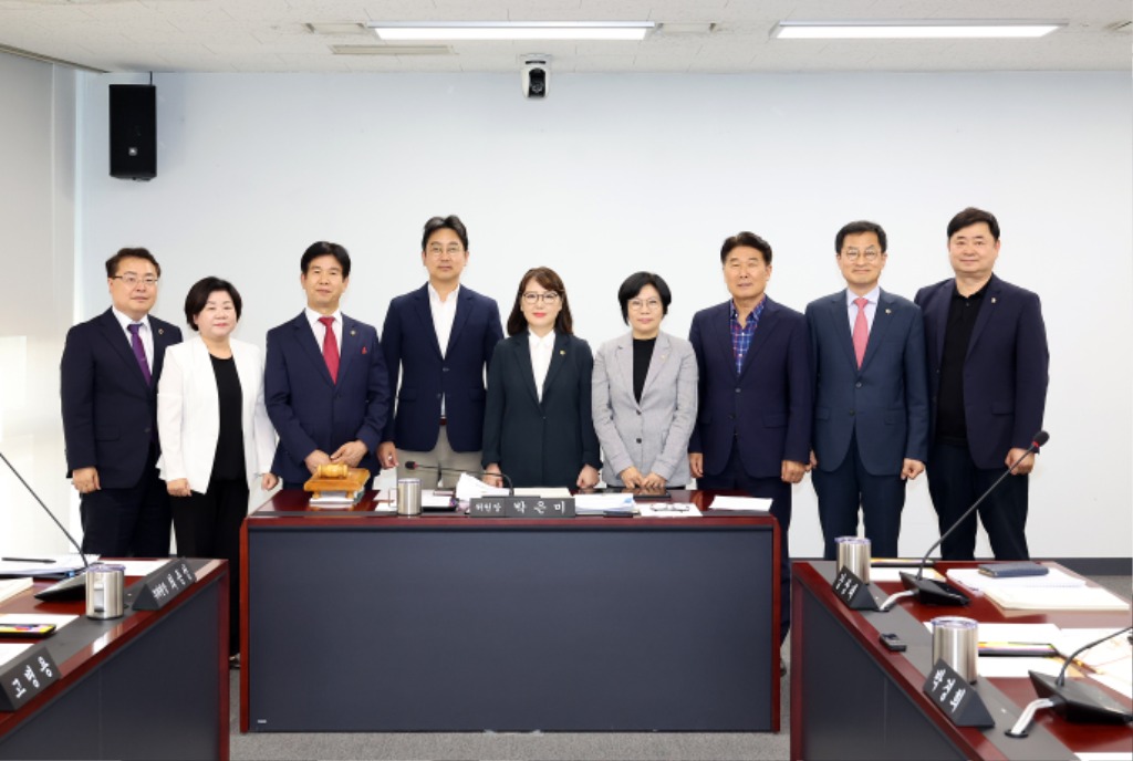 성남시의회 도시건설위원회,  2025년도 행정사무감사 및 2…