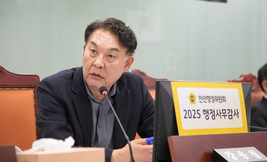 251119 강웅철 의원, 경기도 위원회 운영 및 청년 위촉 실태 문제 제기.jpg