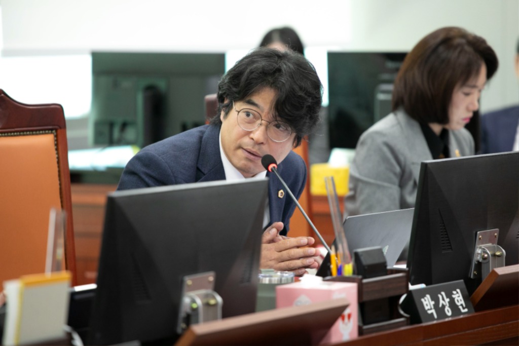 251120 박상현 의원. 행감서 경기연구원 인건비. 출연연 기준 정밀 재설계해야.jpg