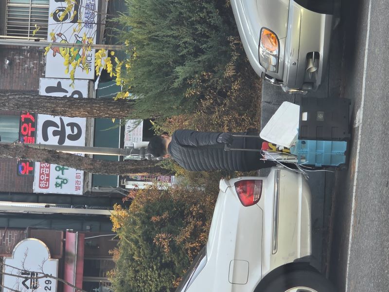 성남시의회 정연화 의원, “눈비 속에서도 직접 쓰레기 줍는 …